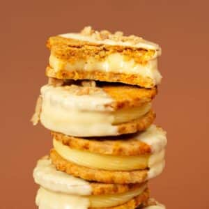 Alfajor carrot cake