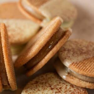 Alfajor Chai Latte