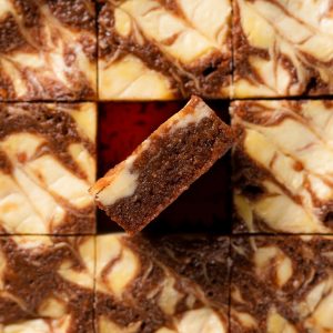 BLONDIE CARROT CAKE